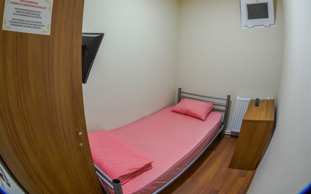Elite Single Room, Men only, No Windows photo 2