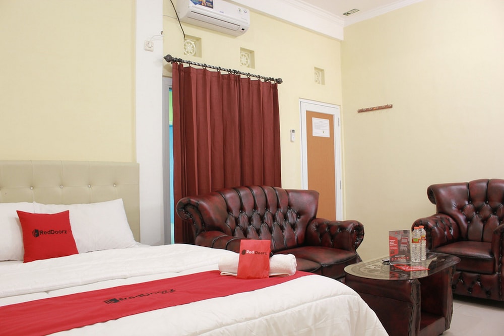Suite (Reddoorz) photo 1