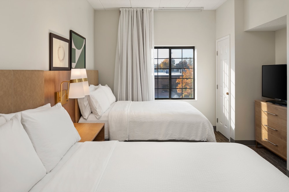 Suite, 1 Bedroom - Photo 1