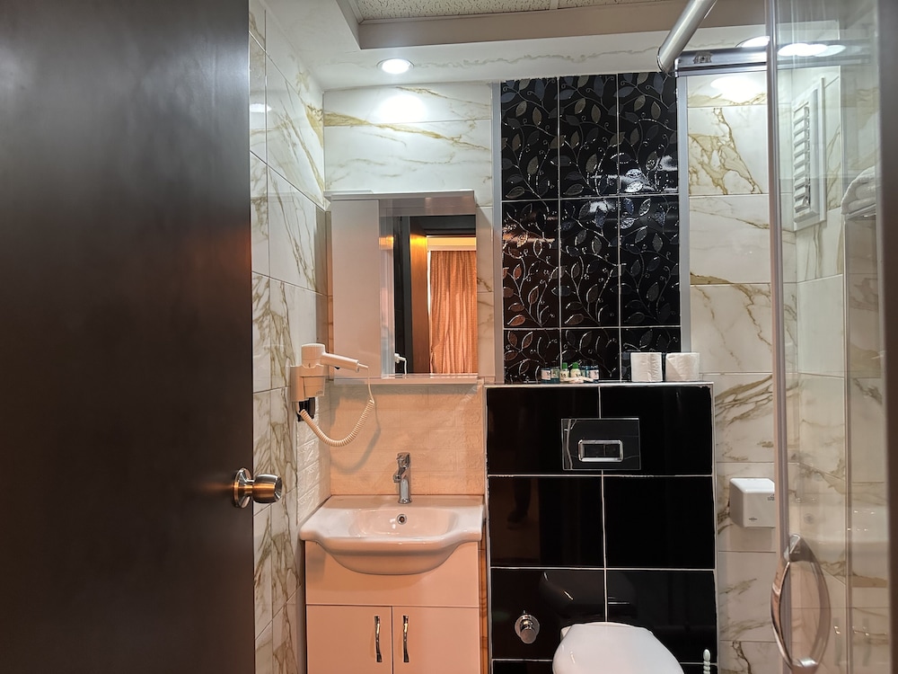 Standard Triple Room - Photo 2