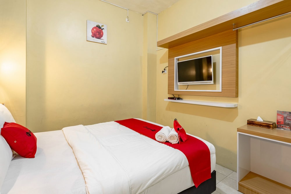 Premium Double Room (Reddoorz) photo 2