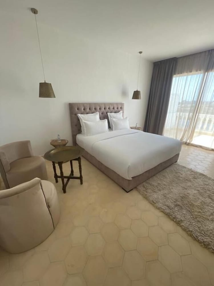 Deluxe Double Room with Side Sea View photo 3