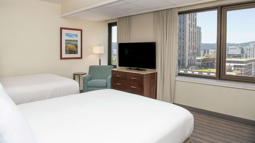 Room, 1 King Bed, Accessible, Bathtub (Mobility & Hearing) - Photo 3