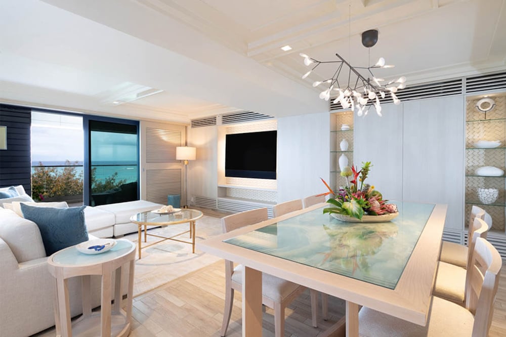 ESPACIO THE JEWEL OF WAIKIKI: Penthouse (Diamond Suite) photo