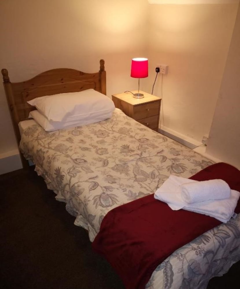 Single Room with Ensuite - Annexe photo 3
