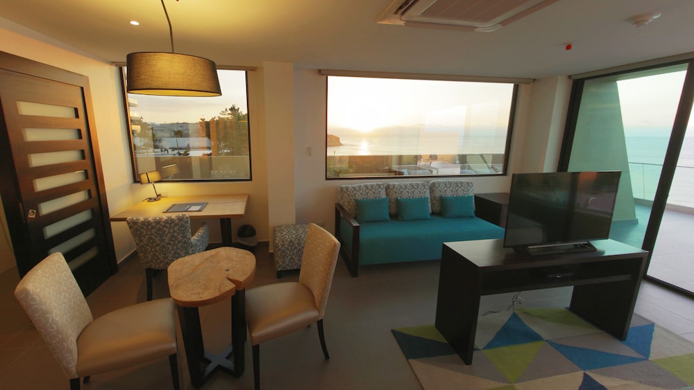 Suite Premium, 1 cama King size, vista al mar con jacuzzi privado photo 3