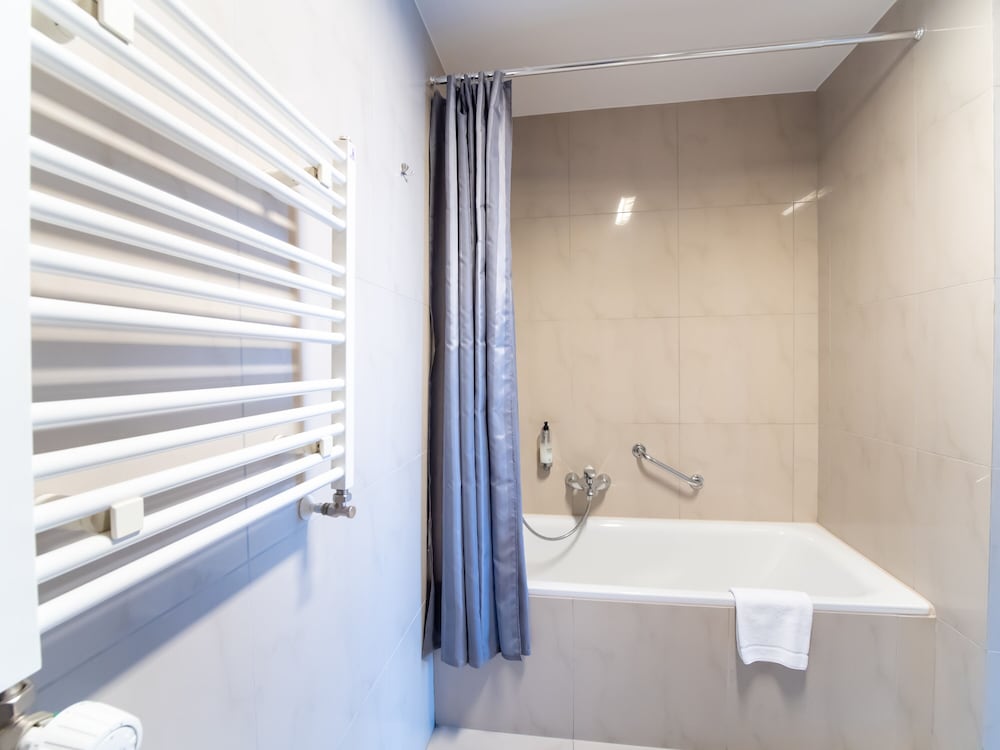 Superior Suite, 1 King Bed with Sofa bed, Tower photo 2
