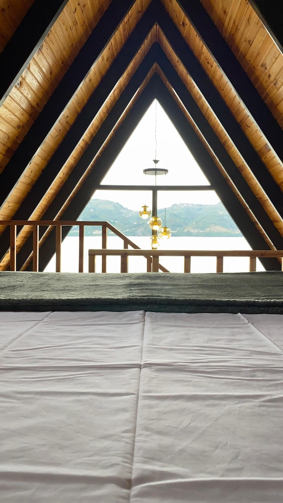 Deluxe Bungalow, River View