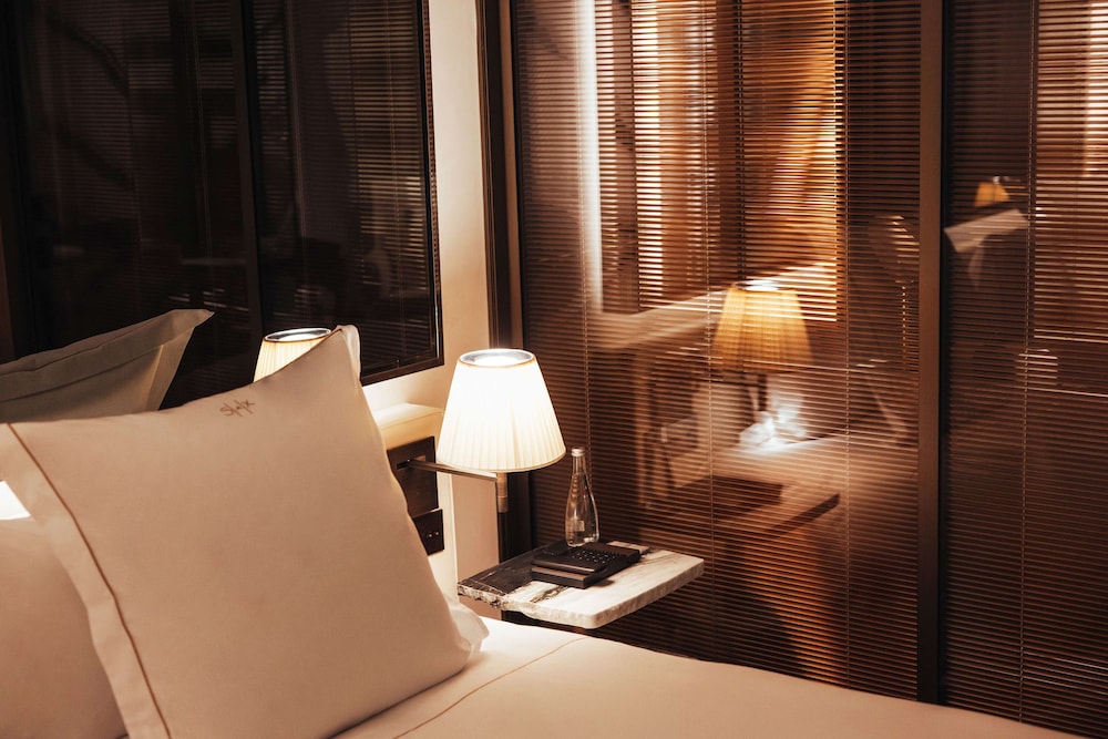 Deluxe Room, 2 Twin Beds, Air conditioning