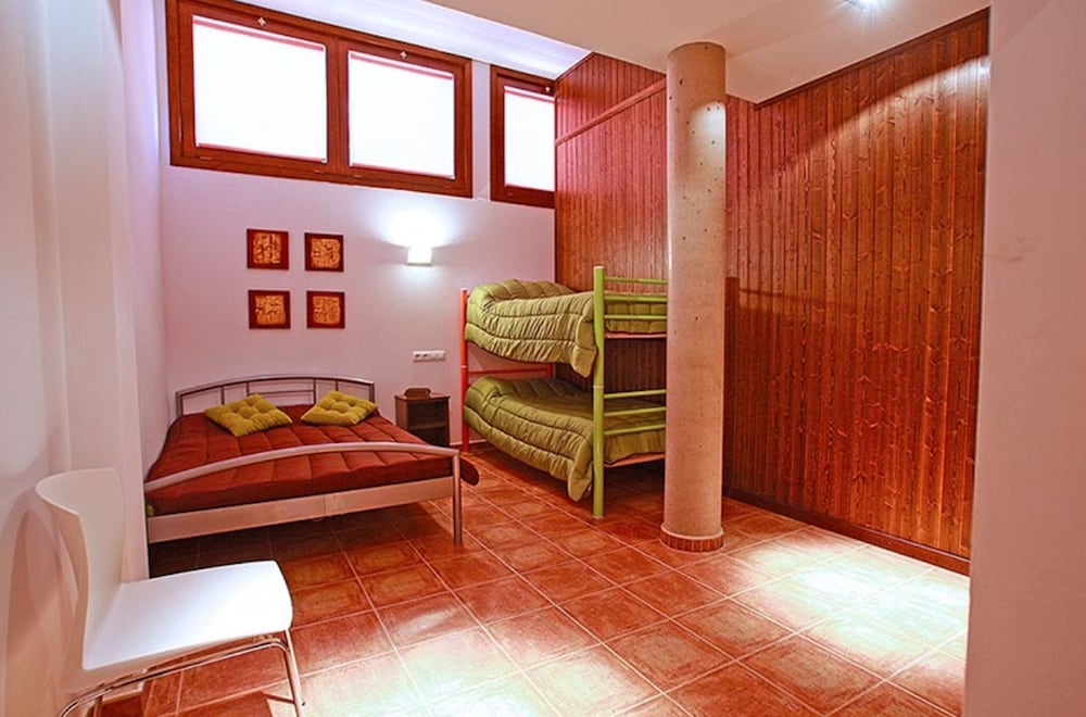 House, 4 Bedrooms photo 3