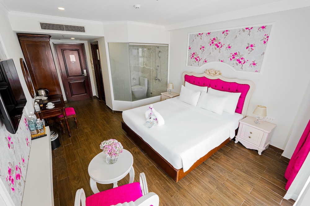 Premier Double Room, Balcony, City View photo 3