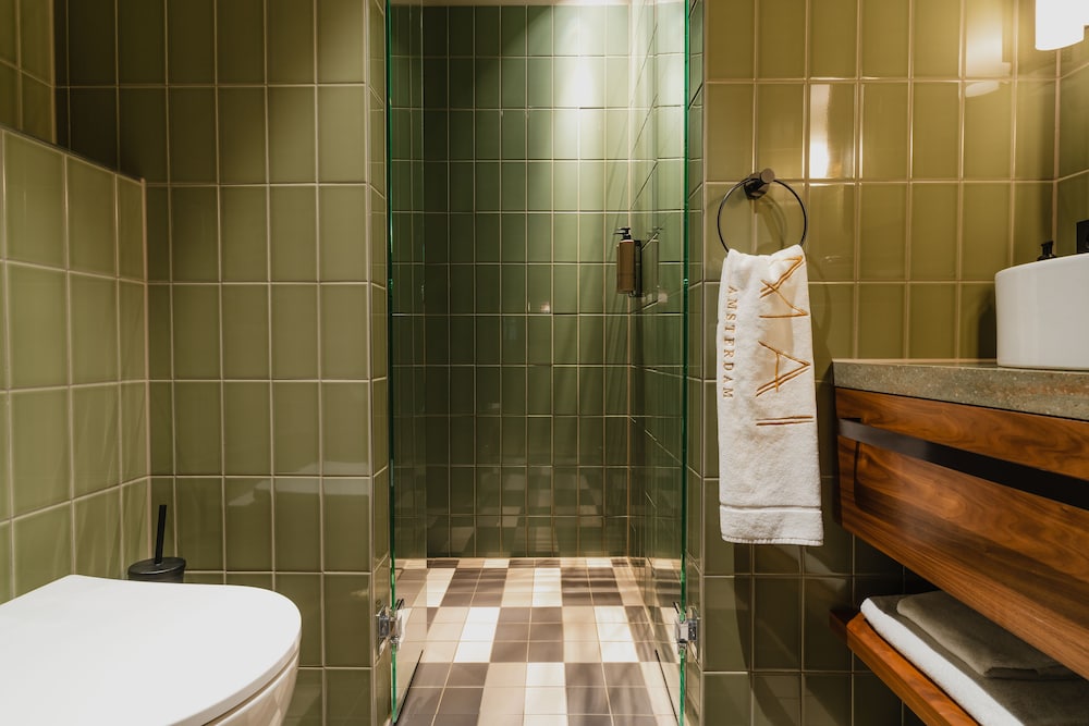 Standard Double or Twin Room thumbnail 6