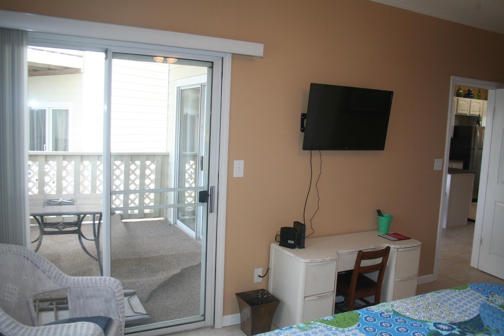 Condo, 2 Bedrooms photo 1
