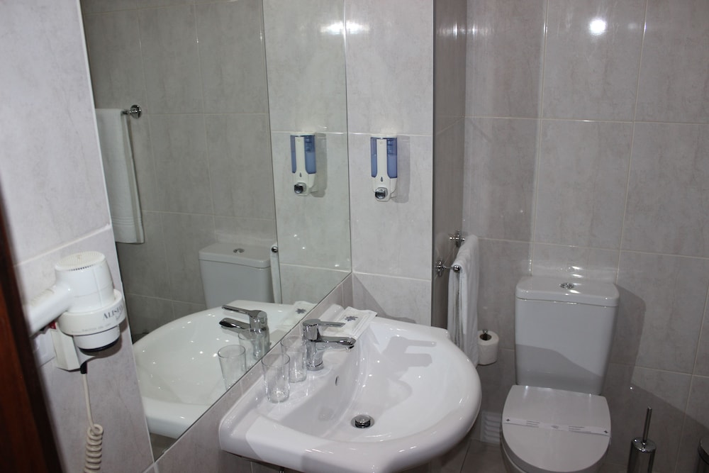 City Twin Room photo 3