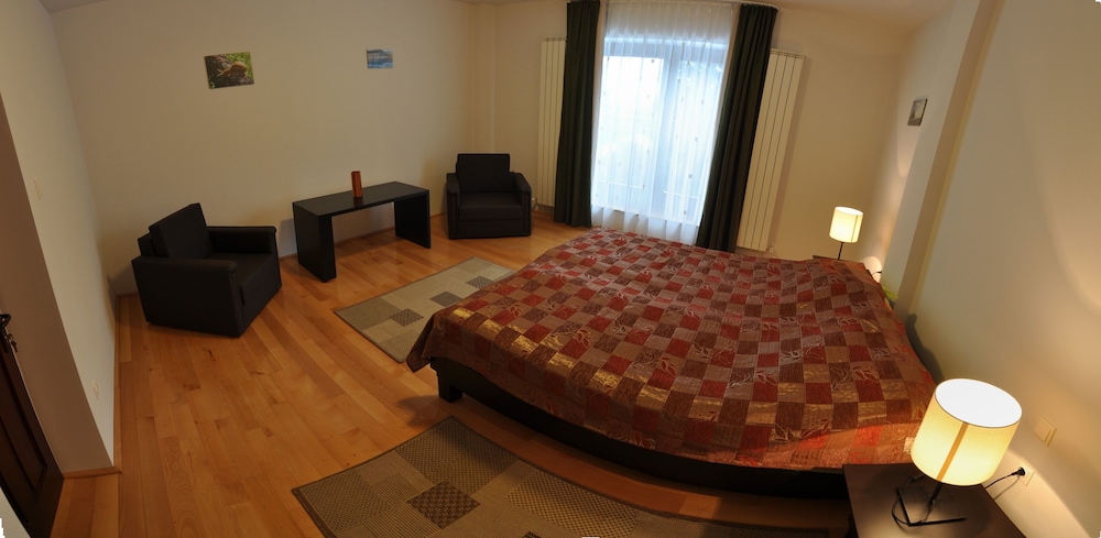 Family Apartment photo 2