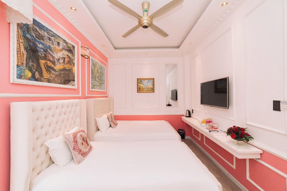 Deluxe Twin Room, Balcony - Photo 10