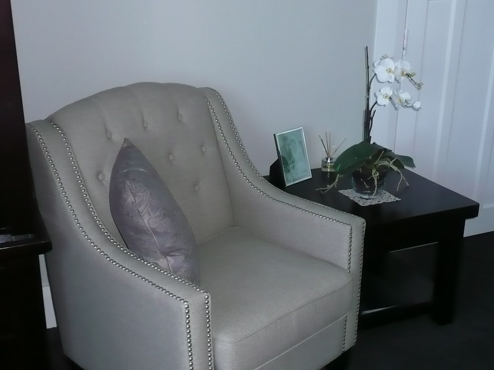 Higgins Suite photo 3