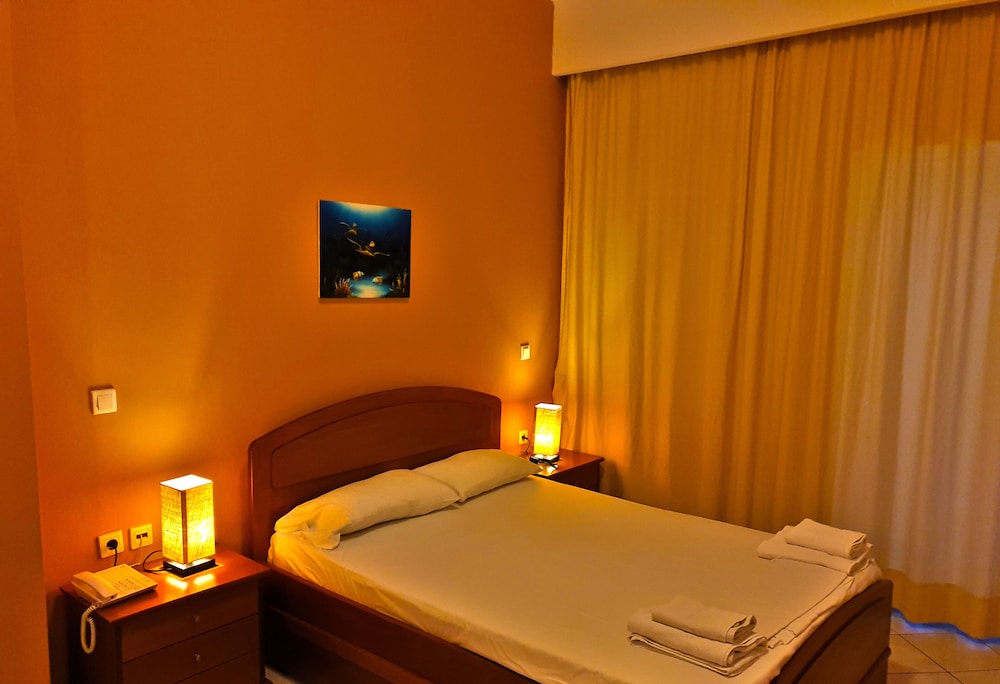 Family Apartment, 1 Bedroom, Balcony, Pool View