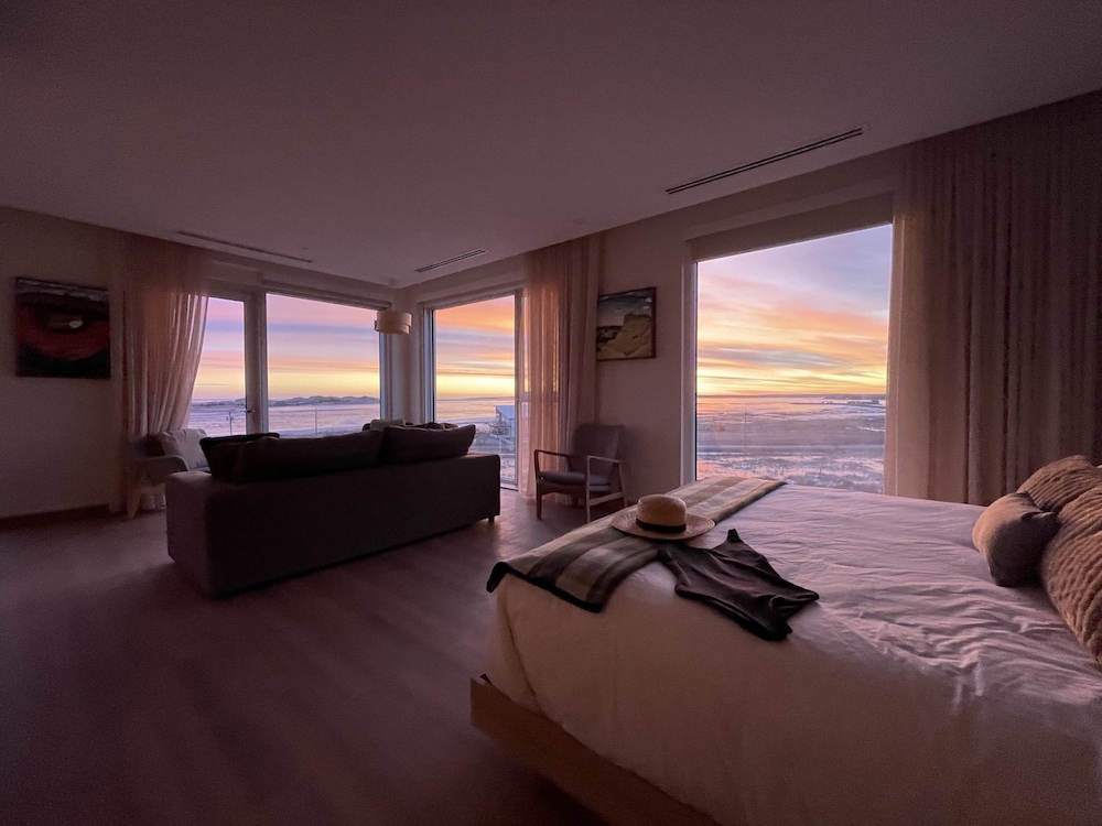 Luxury Suite, Beach View photo 1