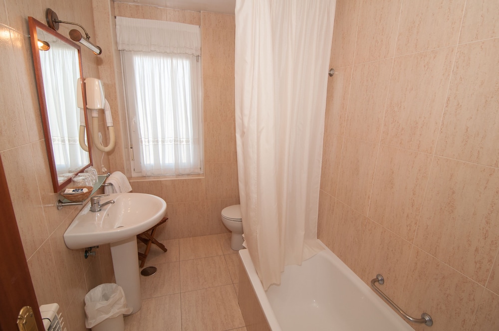 Standard Triple Room, Sea View photo 2