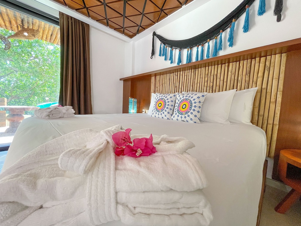 Luxury Room, Pool Access