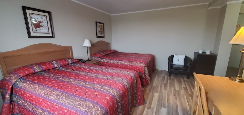 Standard Room, 2 Double Beds photo 1