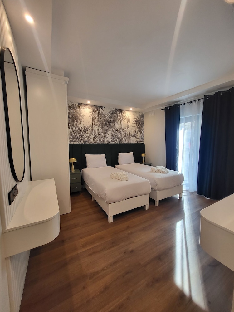 Double Room Single Use, Partial Sea View