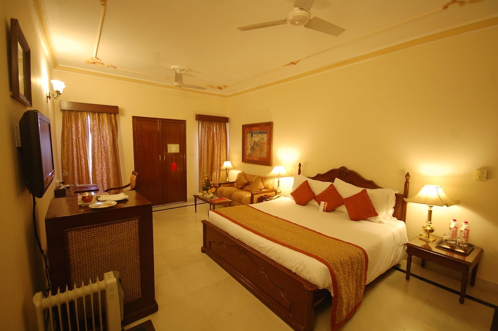 Palace Room - Photo 7