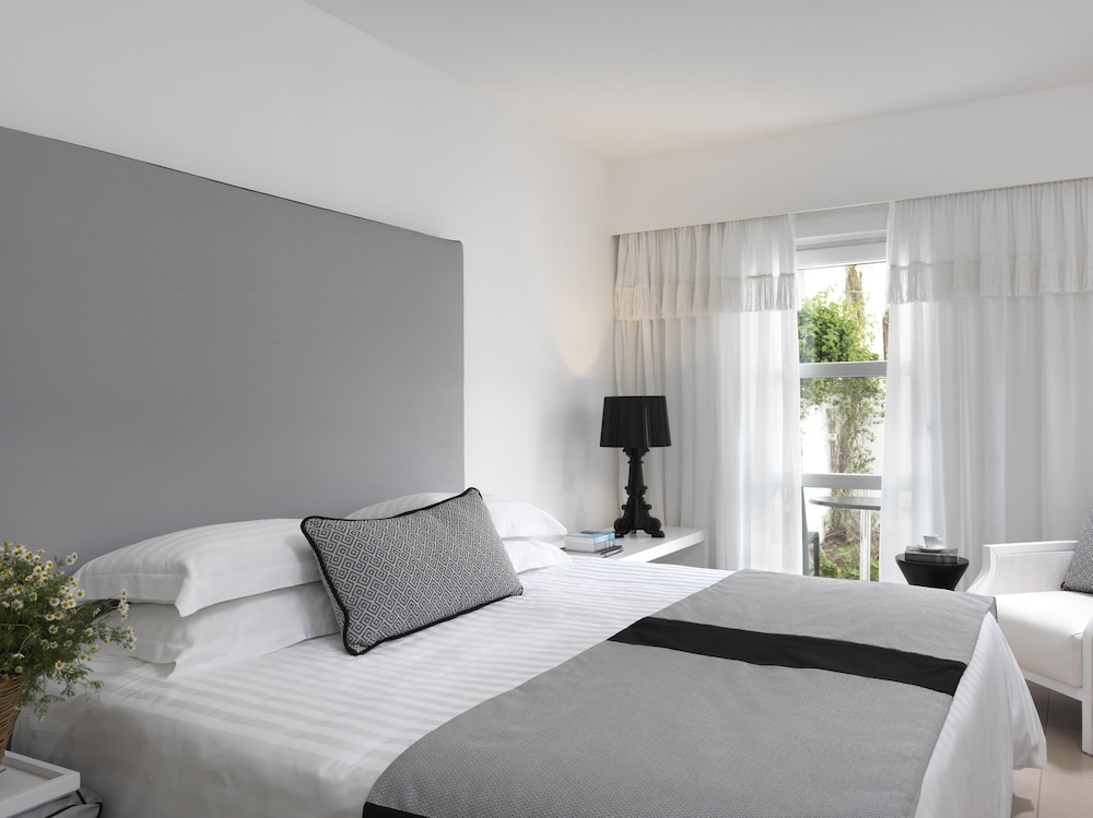 Classic Double or Twin Room, 1 Bedroom, Courtyard View