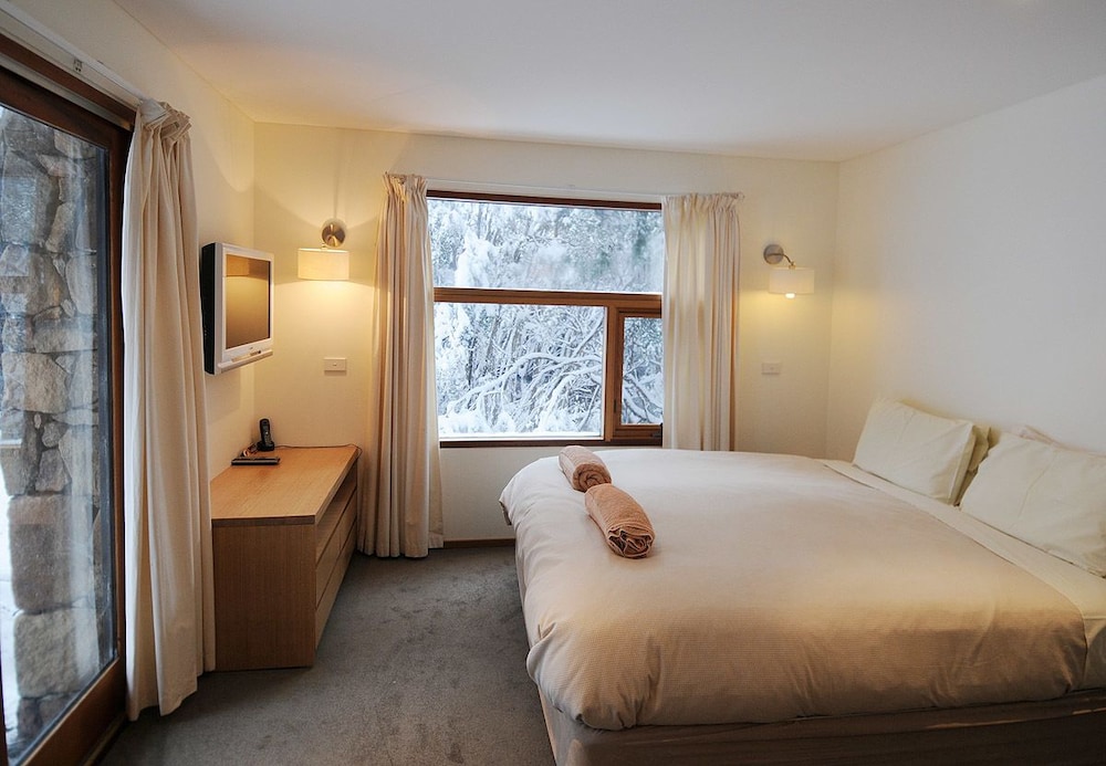 Superior Chalet, 2 Bedrooms, Mountain View, Mountainside photo 1