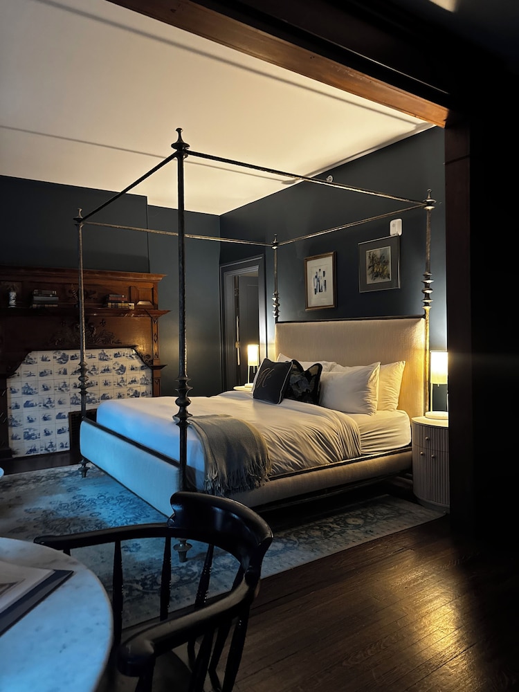 Junior Suite, 1 King Bed (The Gabrielle, Floor 3)