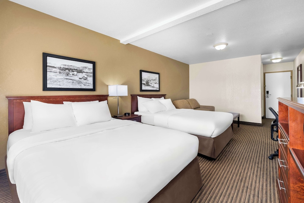 Suite, Multiple Beds, Non Smoking, Kitchen (Separate Living Room;with Sofabed) photo 1