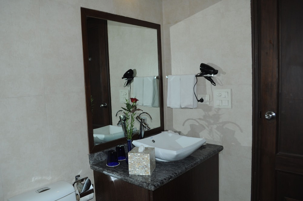 Deluxe Double or Twin Room, Balcony, City View - Photo 7