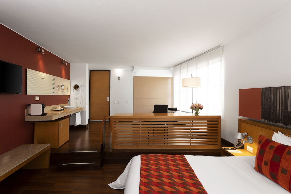 Superior Room, 1 Queen Bed - Photo 10