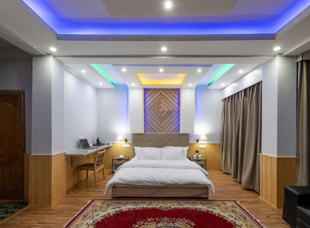Executive Room - Photo 3