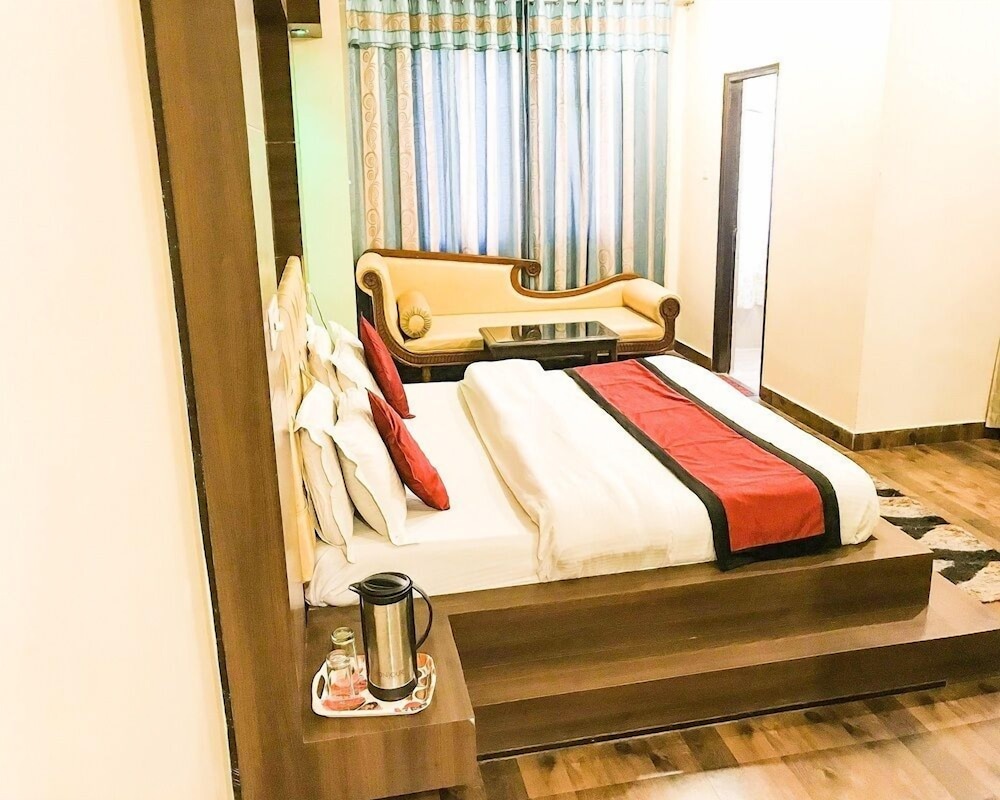 Deluxe Room - Photo 6