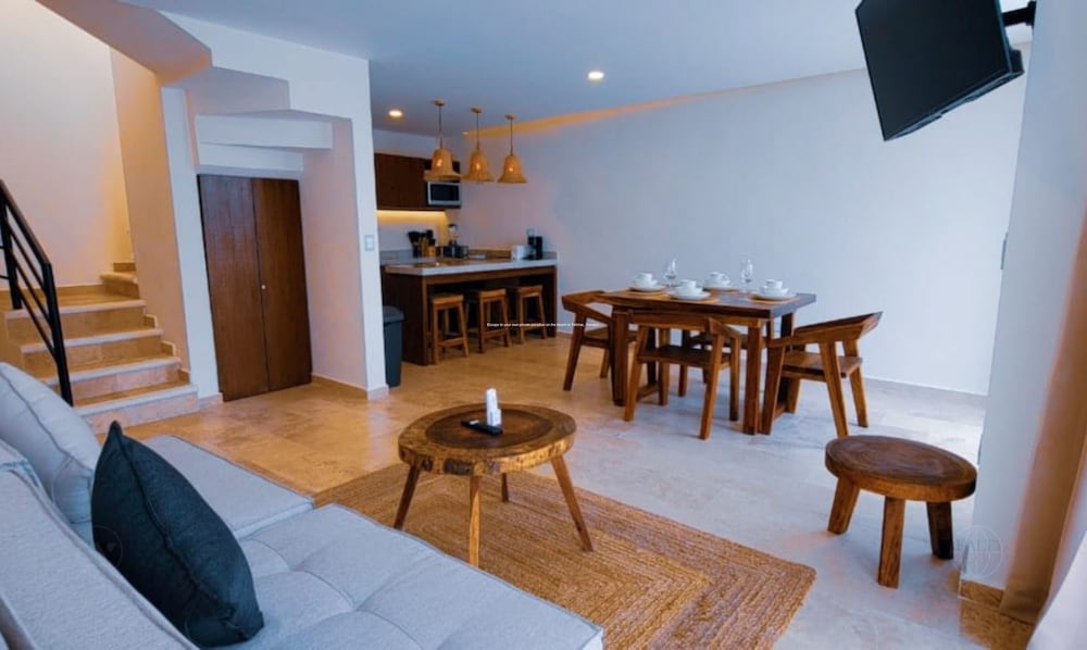 Deluxe Penthouse Apartment With Rooftop Pool