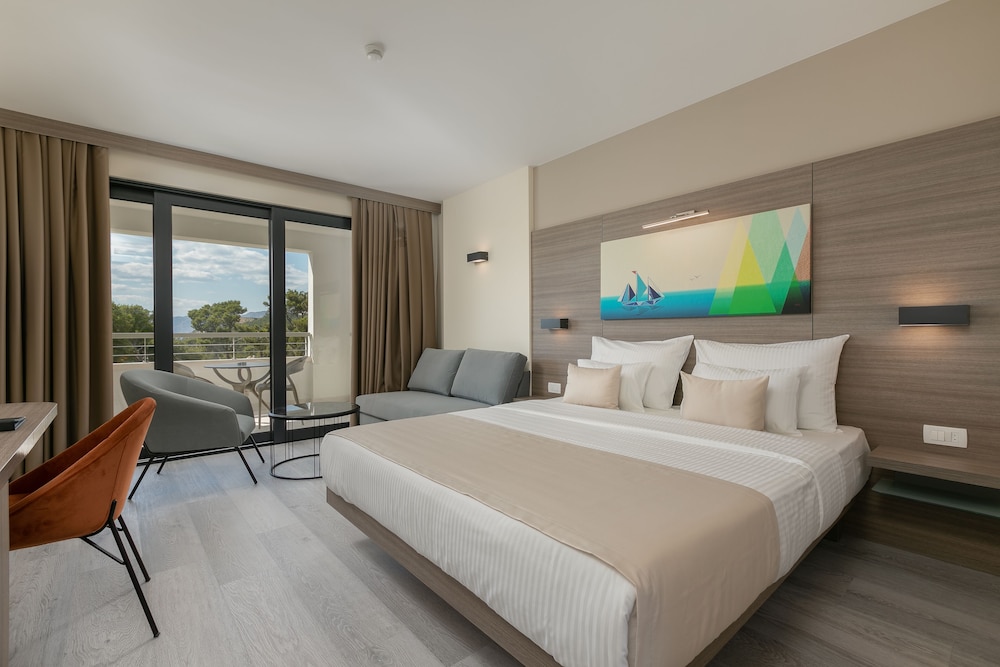 Superior Double Room with Balcony