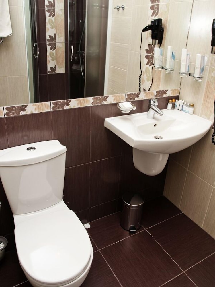 Standard Double or Twin Room (Semi Basement Floor) photo 2