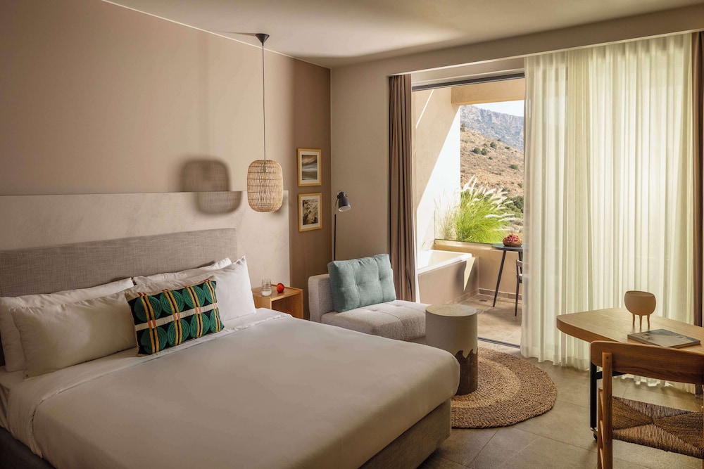 Suite, 1 Queen Bed (Sapphire Zen Suite with outdoor bathtub)