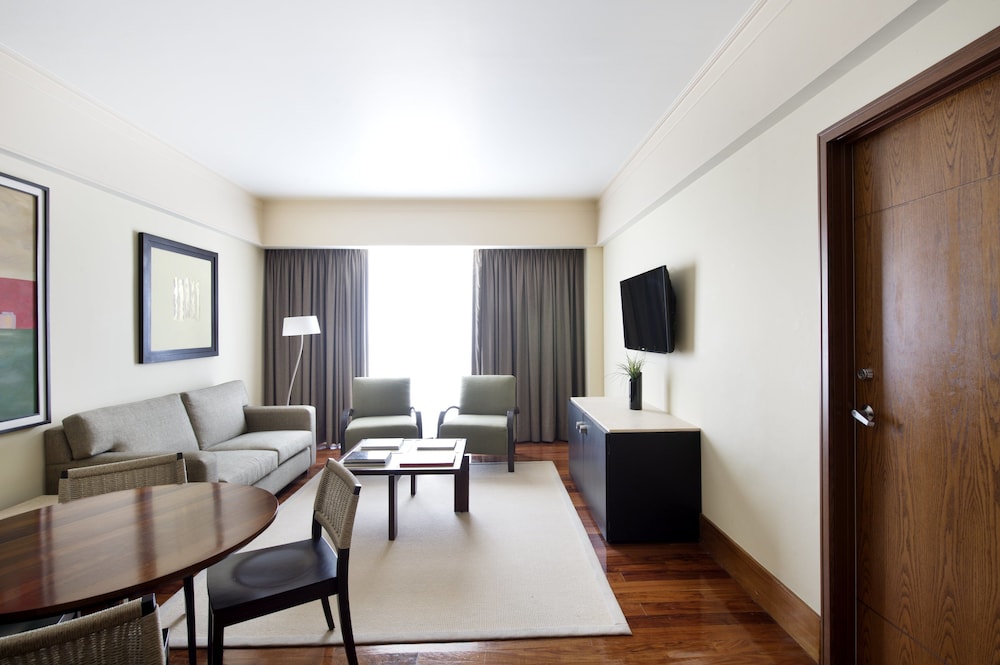 Suite (Master) - Photo 1