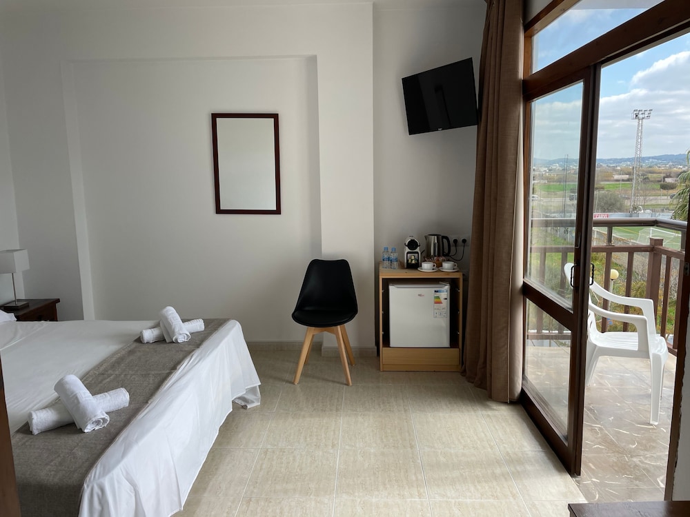 Superior Double Room, 1 Queen Bed, Balcony - Photo 4