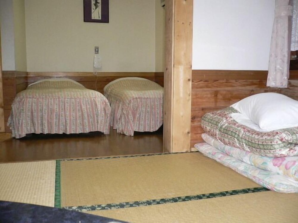 Japanese Western Style Room with Japanese Futon photo 3