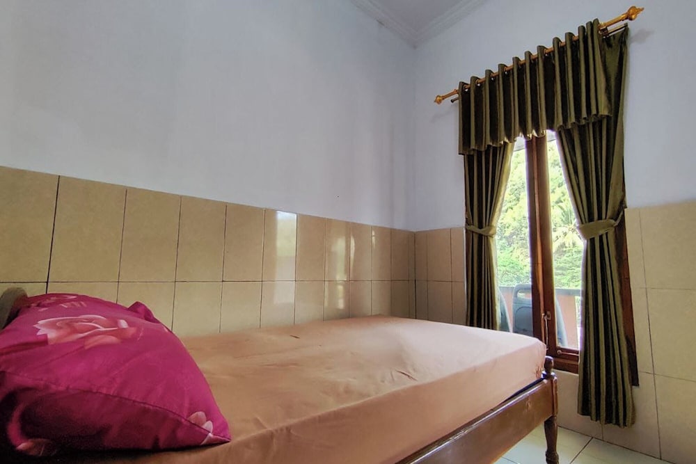Economy Double Room photo 3