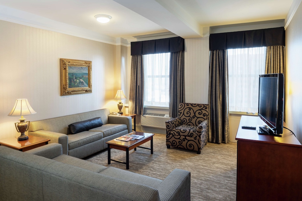 Suite, 1 King Bed (Belvedere) photo 1