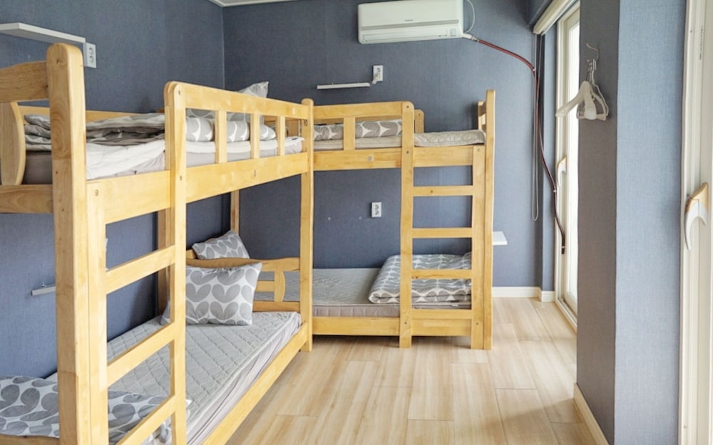 Room (Male Dormitory for 4 People)