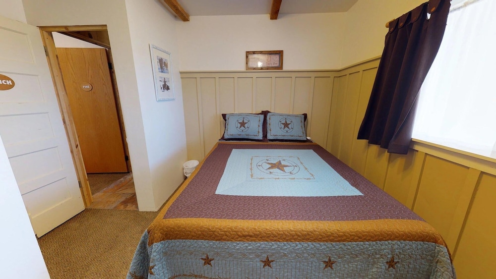 Cabin (Majestic Family Cabin w/stunning view) photo 1