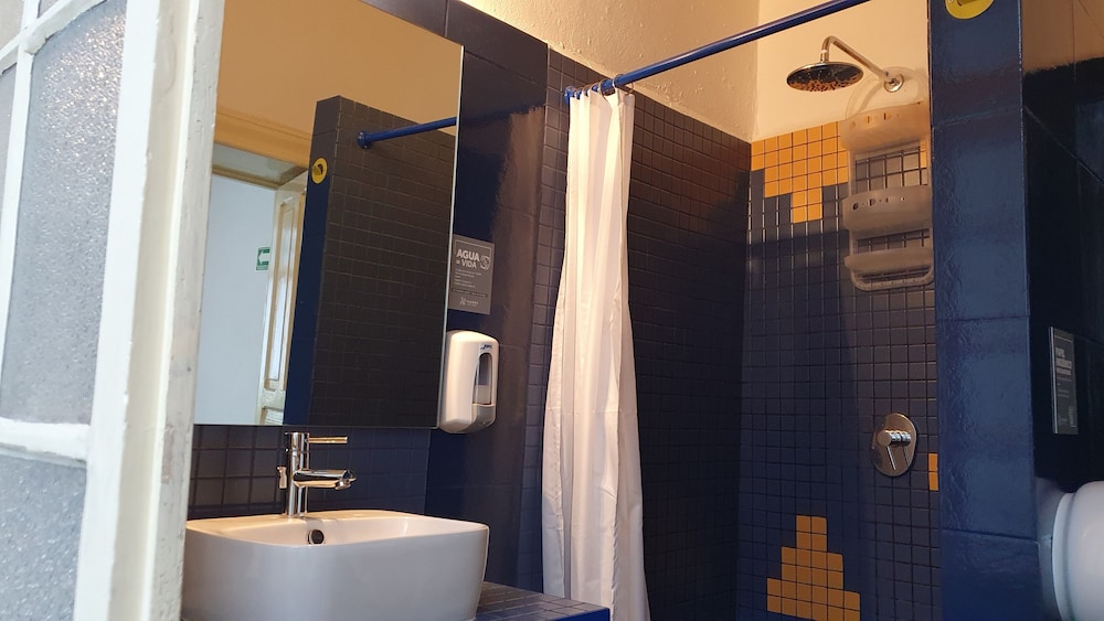 Deluxe Double Room - Photo 9