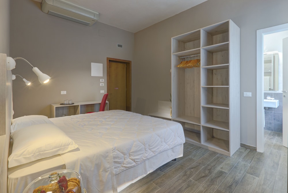 Classic Double or Twin Room, Mountain View
