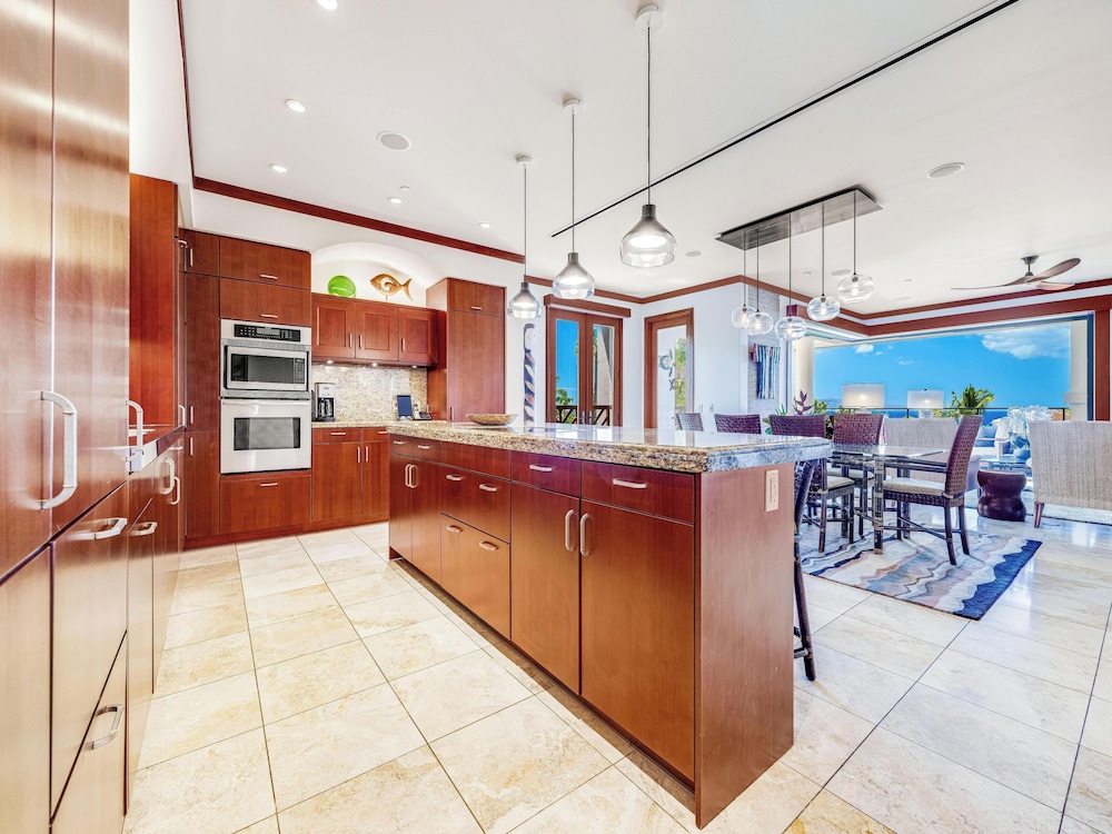 Condo, 3 Bedrooms, Garden View (201) photo 3
